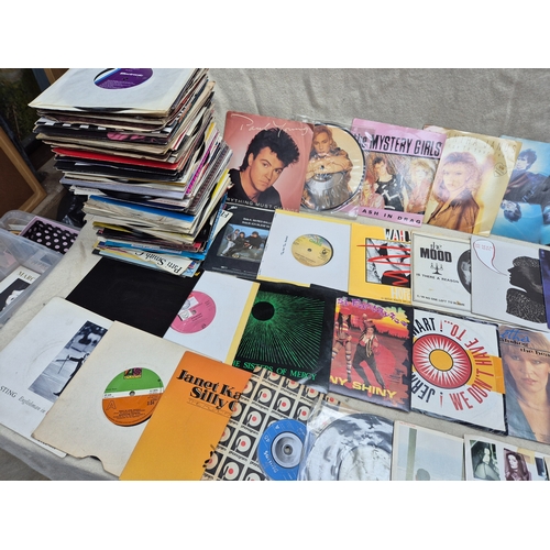 154 - Vinyl Records: A Very Large & Substantial Collection of 7