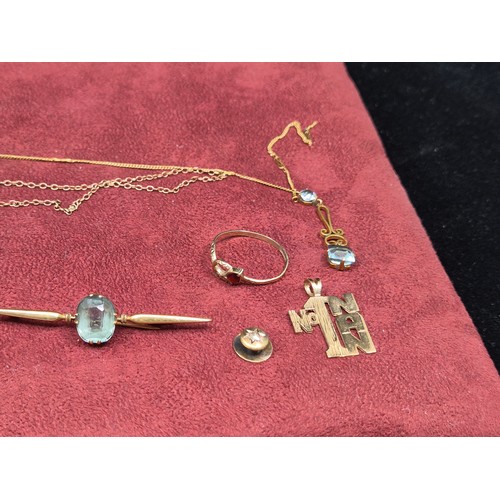 509 - Mixed Lot of 9ct Gold Jewellery to include 9ct Cased and Strap Ladies Watch (14.4g) , Various other ... 