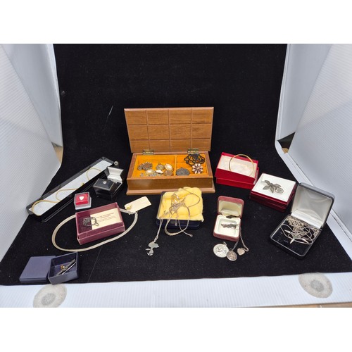 52 - A Mixed Lot of Jewellery to include some Silver