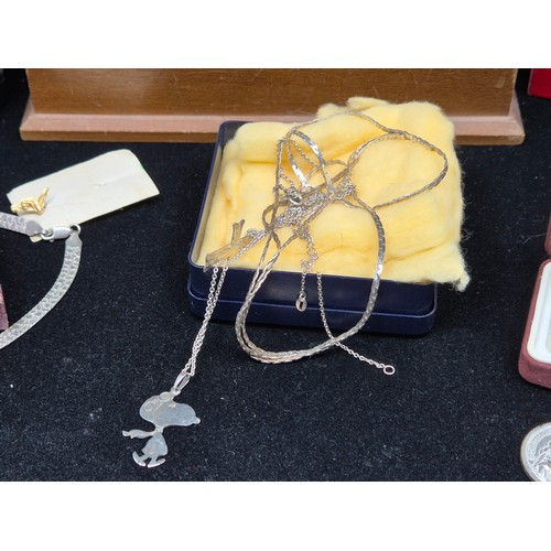 52 - A Mixed Lot of Jewellery to include some Silver