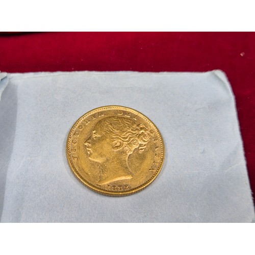 60 - An Australian Gold Shield Sovereign 1882 S (approx 8g)