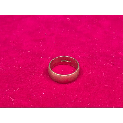 64 - A 9ct Gold Wedding Band by Slade & Woolfe Hallmarked London 1972 (approx 6.5g)