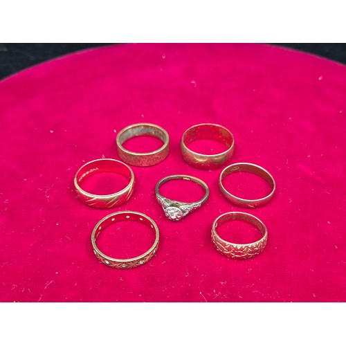 65 - A Collection of 9ct Gold Rings (approx 19.9g)