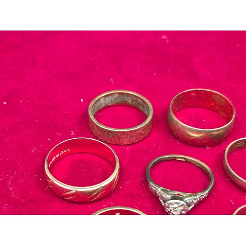 65 - A Collection of 9ct Gold Rings (approx 19.9g)