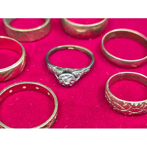 65 - A Collection of 9ct Gold Rings (approx 19.9g)