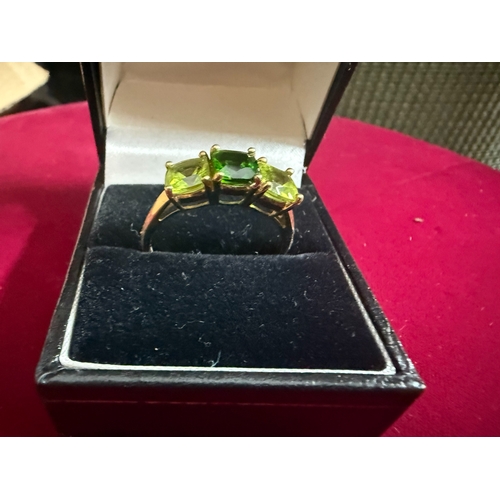 153 - 9ct Gold Peridot Ring 3.23g Size V/W