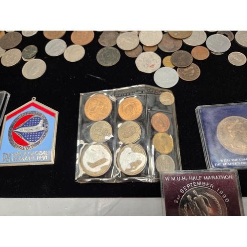 668L - A larged Mixed Lot of British and World Coinage and Medals