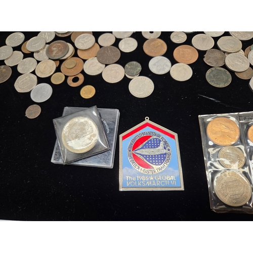 668L - A larged Mixed Lot of British and World Coinage and Medals