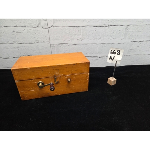 668N - A Magneto Electric Shock Machine in Wooden Box c.1890s