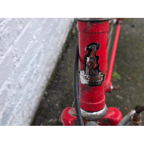 694 - A Vintage Raleigh Road Bike