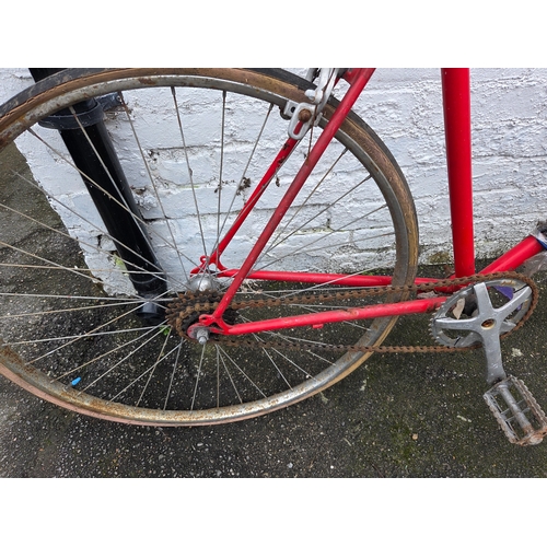 694 - A Vintage Raleigh Road Bike