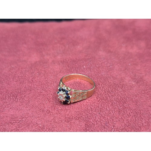 669C - 9ct Gold Diamond and Sapphire Ring 3g