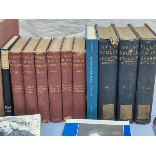 446 - Collection of books related to Samuel Johnson, including biographies, bibliographies, and studies.