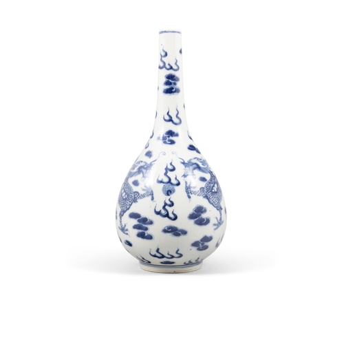 120 - A BLUE AND WHITE PEAR-SHAPED DRAGONVASE  19?? ?????????  China, 19th century  H: 30.3cm