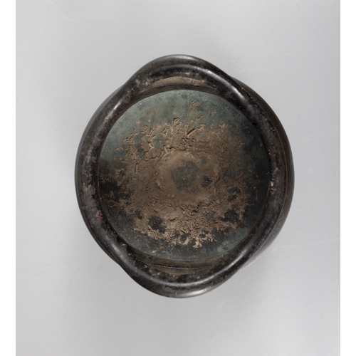 135 - A BRONZE TRIPOD INCENSE BURNER  ?? ?????  China, early Qing dynasty  H: 10cm;  W: 14cm  Weight: 2267... 