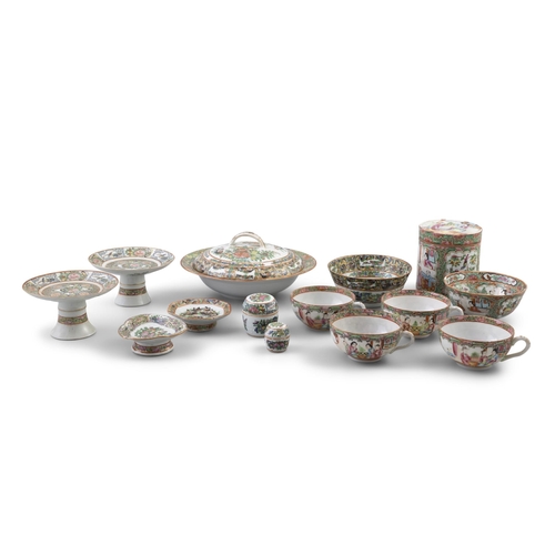 56 - A LARGE CANTONESE PORCELAIN SERVICE COMPRISING 84 PIECES  ?? 19??? ??????84?  China, late 19th centu... 