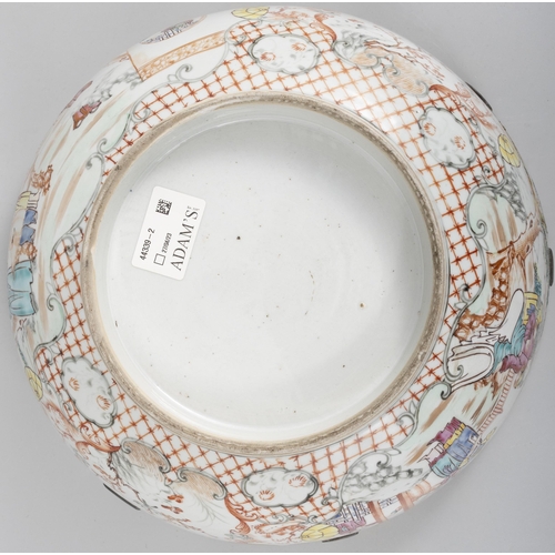 63 - A FAMILLE ROSE GILT BOWL DECORATED WITH FIGURES AT COURT  18?? ????????  China, 18th century  D: 30.... 