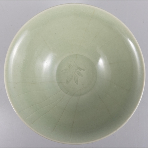 9 - A LONGQUAN BOWL WITH LEAVES AND LOTUS DECORATION?  ?? ??????  China, Ming dynasty  D. 15 cm