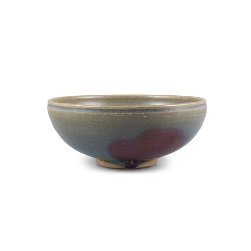 93 - A JUN STYLE BOWL  20?? ???  China, 20th century.  D. 20.6 cm