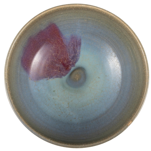 93 - A JUN STYLE BOWL  20?? ???  China, 20th century.  D. 20.6 cm