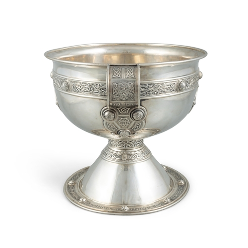 40 - A FINE IRISH SILVER REPLICA OF THE ARDAGH CHALICE    Dublin, c.1915, mark of Sharman D Neill, of tra... 