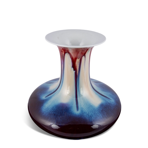 149 - A GRAND FLAMBÉ-GLAZED VASE  20世紀 「景德鎮制」 窯變釉荸薺瓶  the vase has a compressed globular body and a flared... 