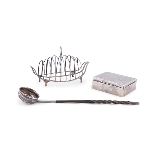 5 - A GEORGE III SILVER BOAT SHAPED WIREWORK TOAST RACK,  London c. 1788, mark of 'I H' possibly John Hu... 