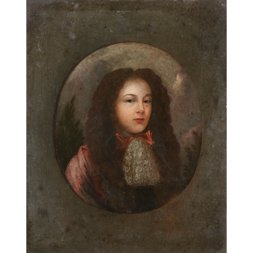 62 - DUTCH SCHOOL, 18TH CENTURY Portrait of a gentleman, half-length Oil on copper panel, 15 x 13 cm, ova... 