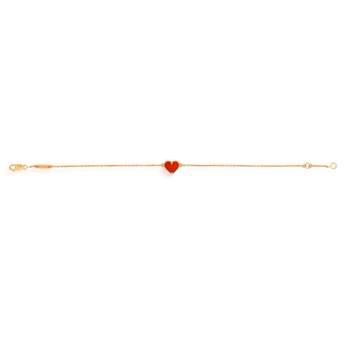 15 - VAN CLEEF & ARPELS: A CARNELIAN 'SWEET HEARTS' PENDANT ON CHAIN, WITH BRACELET EN SUITE  The heart-s... 