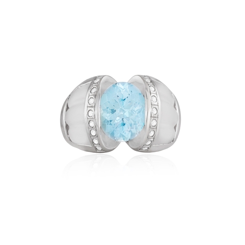 165 - AN AQUAMARINE, ROCK CRYSTAL AND DIAMOND DRESS RING  The oval-shaped aquamarine at the centre, betwee... 