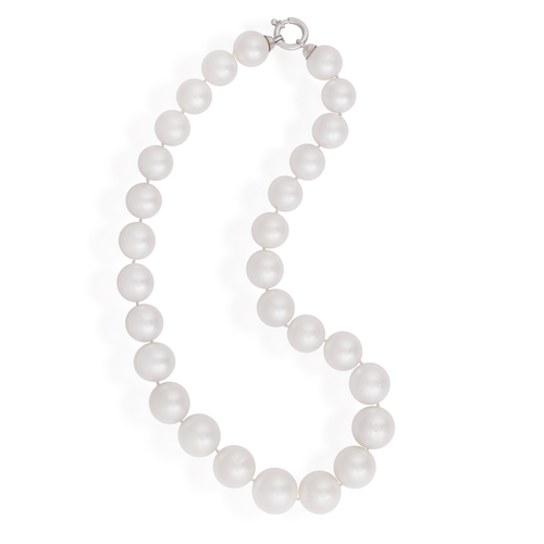 166 - A CULTURED PEARL NECKLACE  Composed of a single strand of graduated South Sea pearls measuring appro... 