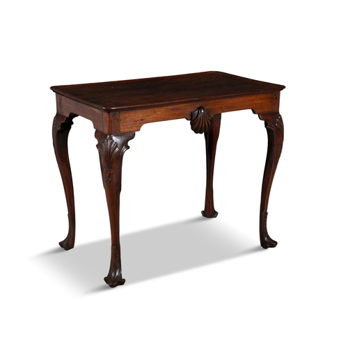 383 - AN IRISH GEORGE III MAHOGANY TRAY TOP SILVER TABLE,   the rectangular top with raised rim and rounde... 