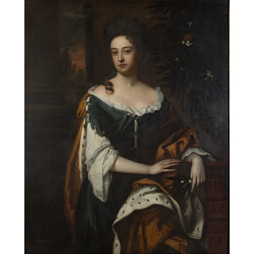 422 - ATTRIBUTED TO SIR GODFREY KNELLER (1646 - 1723) Portrait of Queen Mary, half length Oil on canvas, 1... 