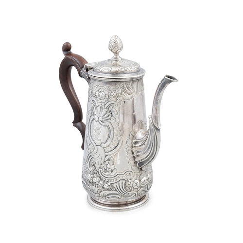 509 - A GEORGE II IRISH SILVER COFFEE POT,   Dublin c.1746 (no date or makers mark), the hinged dome lid w... 