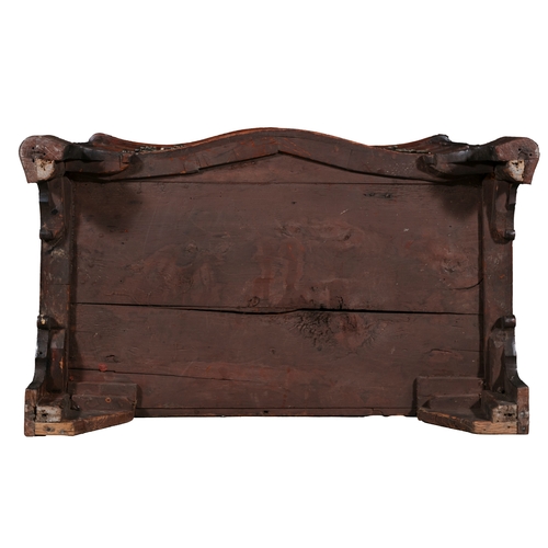 629 - A GEORGE III MAHOGANY SERPENTINE DRESSING CHEST CIRCA 1770,   the moulded top above four graduated d... 