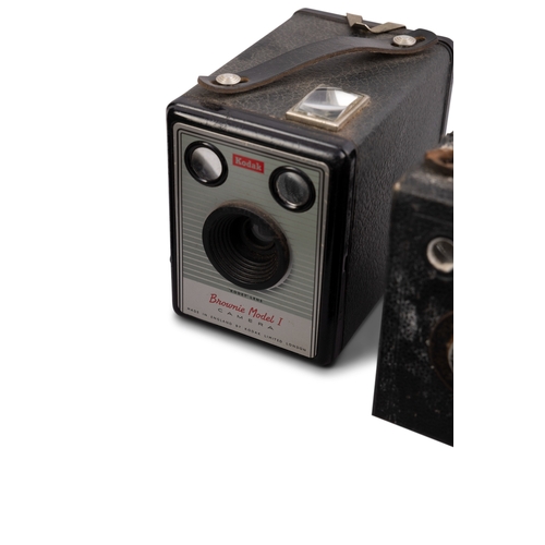 171 - A COLLECTION OF VINTAGE CAMERAS EARLY 20TH CENTURY, including:  a ICA Polyscop 628/6, a Kodak Six-20... 