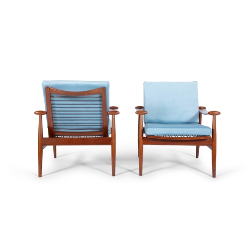 10 - FINN JUHL (1912 - 1989)  A pair of teak spade chairs by Finn Juhl, for France & Son. With maker's la... 