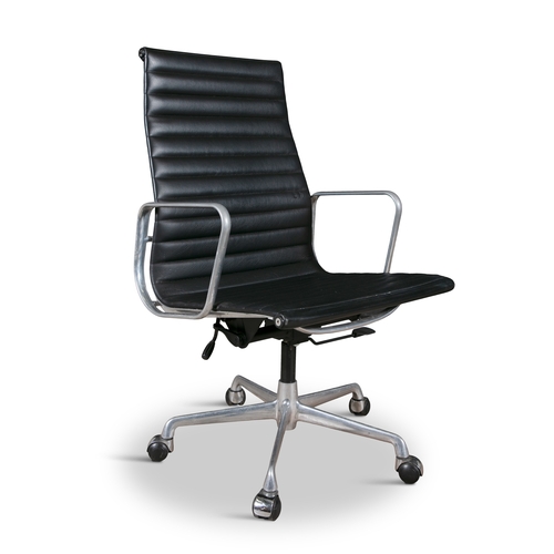 182 - EAMES  A chrome and leather office chair by Eames for ICF. With maker's label. 59 x 52 x 102cm(h)