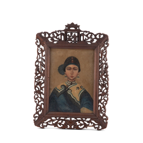 245 - A TRADING PORTRAIT OF A LADY  19世纪末 广东 油画女肖像  China, Canton, late 19th century  Oil painting with ca... 