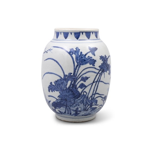 253 - A MING STYLE BLUE AND WHITE 'BIRDS AND LOTUS' VASE  清初 青花花鸟纹罐   China, early Qing dynasty   H. 22cm