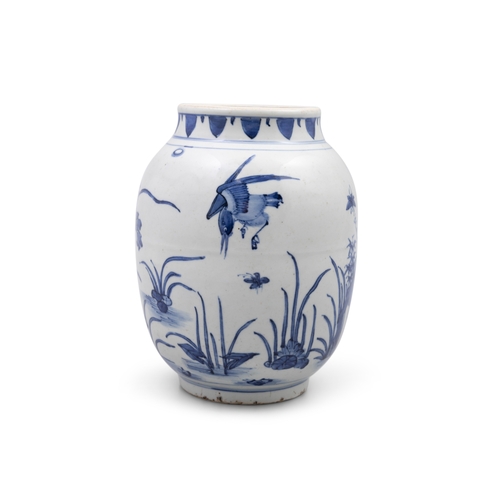 253 - A MING STYLE BLUE AND WHITE 'BIRDS AND LOTUS' VASE  清初 青花花鸟纹罐   China, early Qing dynasty   H. 22cm