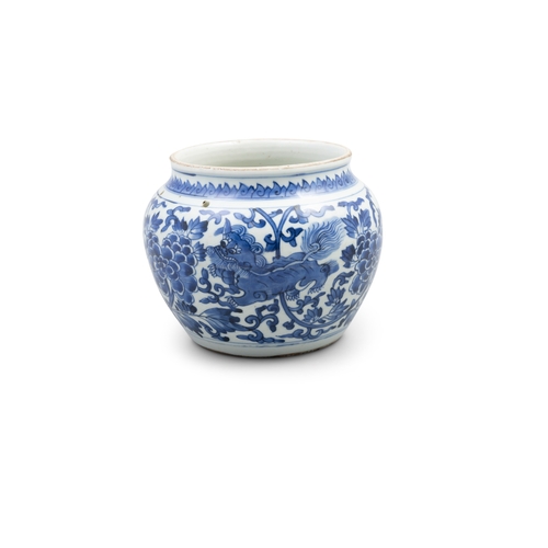 259 - A BLUE AND WHITE 'LION AND PHOENY' WATER JAR  明末清初 青花狮子牡丹纹水罐  China, transition period.  H.16 cm  D.... 