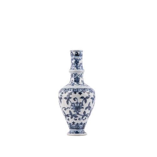 261 - A BLUE AND WHITE MING STYLE LOTUS ‘HOLY WATER’ BOTTLE VASE  19世纪 仿明青花莲纹净瓶  China, 19th century  H.27... 