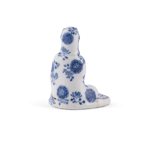 263 - A BLUE AND WHITE SITTING GUANYIN  民国 青花自在观音坐像  China, Republic period (1912-1948)  H.11.2cm