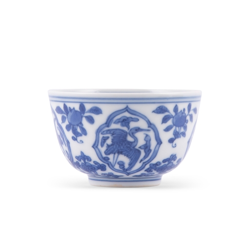 267 - A BLUE AND WHITE ’CRANES AND FRUITS' CUP, JIAJING MARK  20世纪 嘉靖款 青花仙鹤祝寿小杯   China, 20th century   D.... 