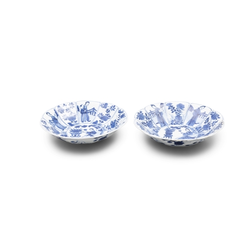 268 - A PAIR OF BLUE AND WHITE 'ELIZA' BOWLS  清康熙 青花仕女赏花小盘一对  China, Kangxi period (1654-1722)  With a gen... 