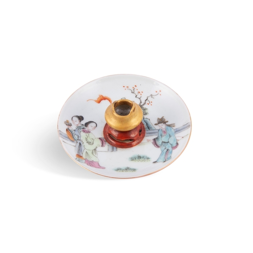 293 - A FAMILLE ROSE GILDING INCENSE BURNER AND FIGURES DECORATED STAND  民国 粉彩人物故事描金香插  China, Republic pe... 