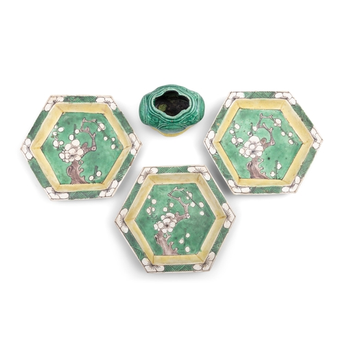 300 - A SET OF THREE SMALL HEXAGONAL FAMILLE VERTE BISCUIT SERVING DISHES AND A DRUM SHAPED WATER POT (4) ... 