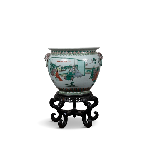 304 - A FAMILLE VERTE STYLE 'FOURS ARTS' FISHBOWL ON WOOD STAND  20世纪初 五彩风格 四艺卷缸   China or Europe, early ... 