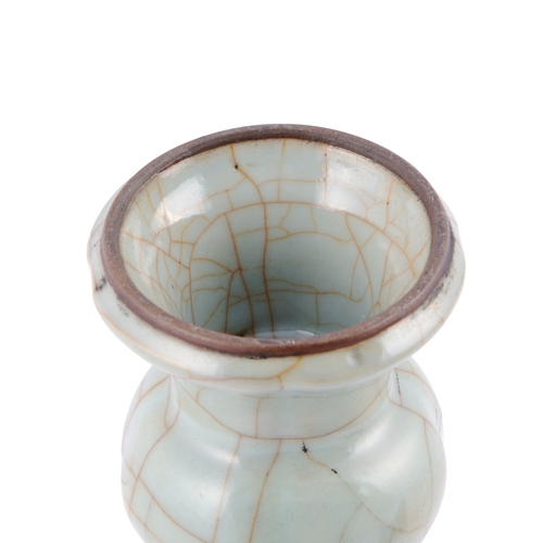 342 - A SMALL CRACKLE GLAZED GU VASE  清代 哥釉瓶   China, 18-19th century  H.19.1cm